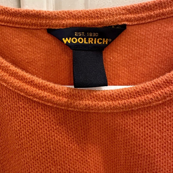 Women’s Woolrich basic top!🧡 - Picture 3 of 5
